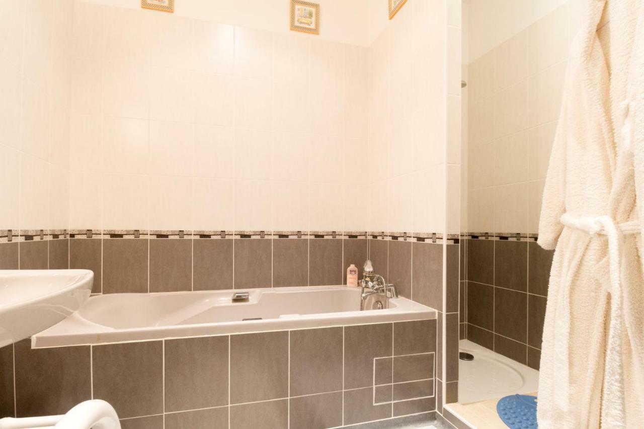 Chambres D'Hotes Saint Roch Tournecoupe Ngoại thất bức ảnh